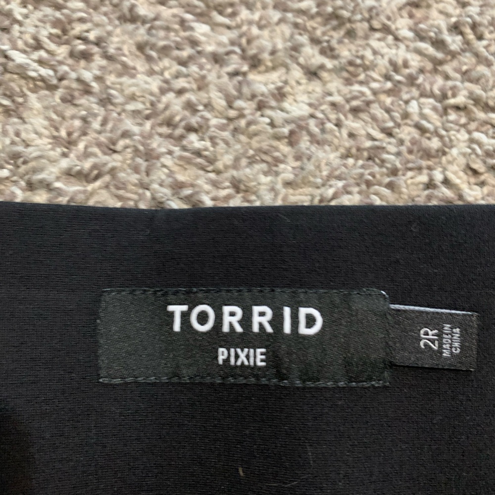 Torrid Stretch Pull On Cropped Pixie Pants - image 5